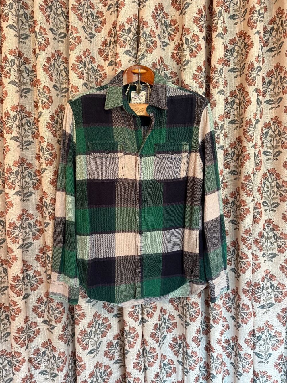 Men's American Eagle Outfitters Flannel Button Down Shirt Medium